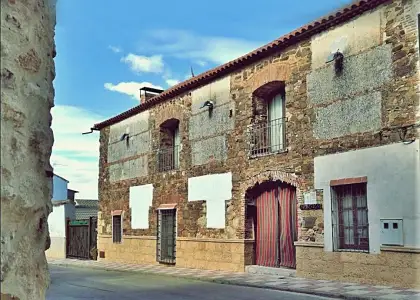 Se ofrece casa completa en Corral de Calatrava
