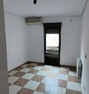 Piso en venta en Manzanares, Plaza San Antón, de 116 m2 con 4 dormitorios, 2 baños, plaza de garaje, trastero y balcón por 83.200 €, Ref. 0423 en Manzanares