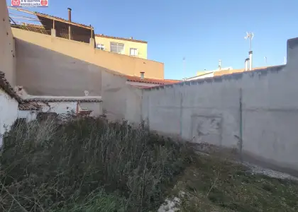 Casa de planta baja para amplia reforma o como solar. Ideal para patio de recreo en Alcázar de San Juan