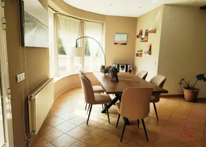 Casa en venta en Pedro Muñoz, de 550 m2 con 7 dormitorios, 3 baños y terraza por 300.000 €, Ref. 0323 en Pedro Muñoz