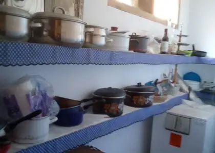 casa de pueblo con porches para vehículos y aperos en Tomelloso