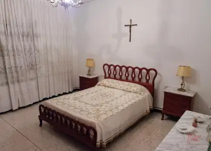 Casa en venta en Alcázar De San Juan, de 200 m2 con 3 dormitorios y baño por 110.000 €, Ref. 0195 en Alcázar de San Juan
