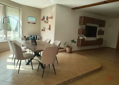 Casa en venta en Pedro Muñoz, de 550 m2 con 7 dormitorios, 3 baños y terraza por 300.000 €, Ref. 0323 en Pedro Muñoz