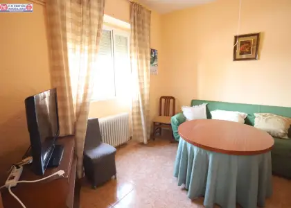 Amplia Casa en Campo de Criptana con Patio y Dos Viviendas Completas por €130,000 en Campo de Criptana