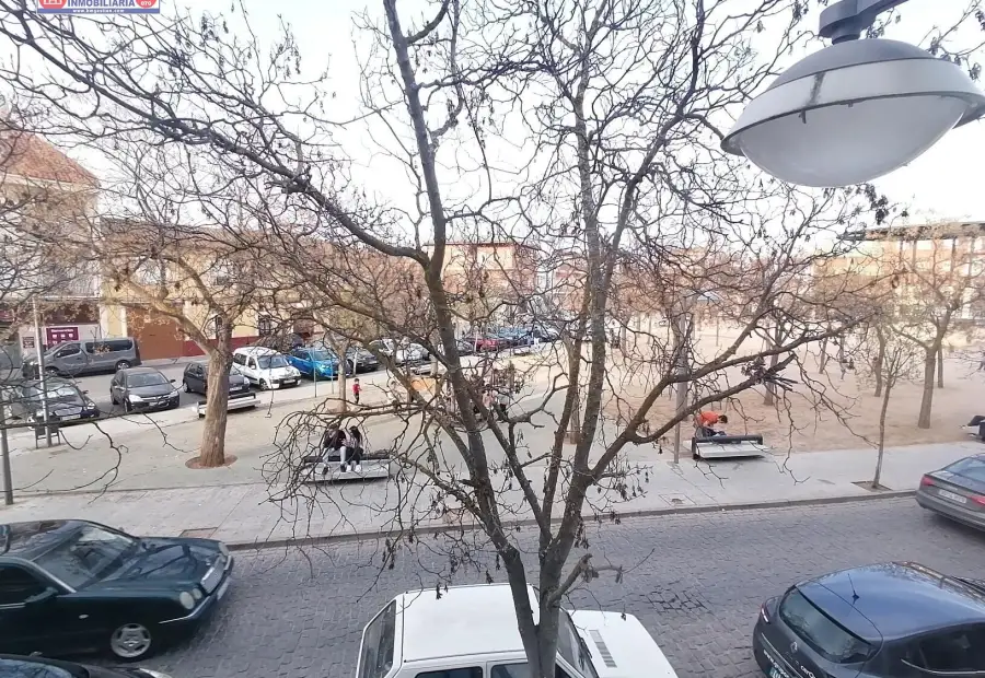 Casa con local para reforma o tirar de 677 metros de parcela en Plaza Arenal en Alcázar de San Juan