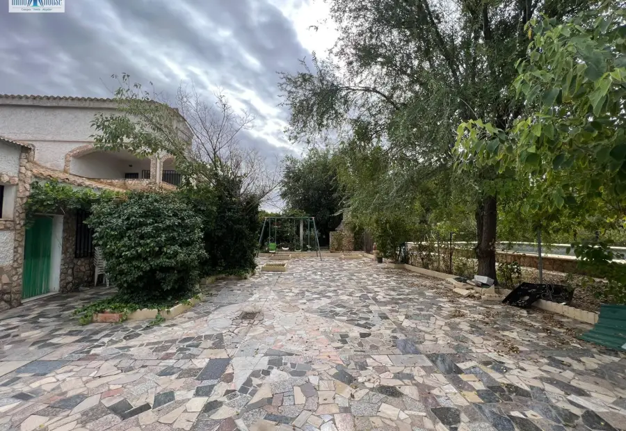 Se vende parcela - Carretera de Jaen - Zona los Cazadores en Albacete