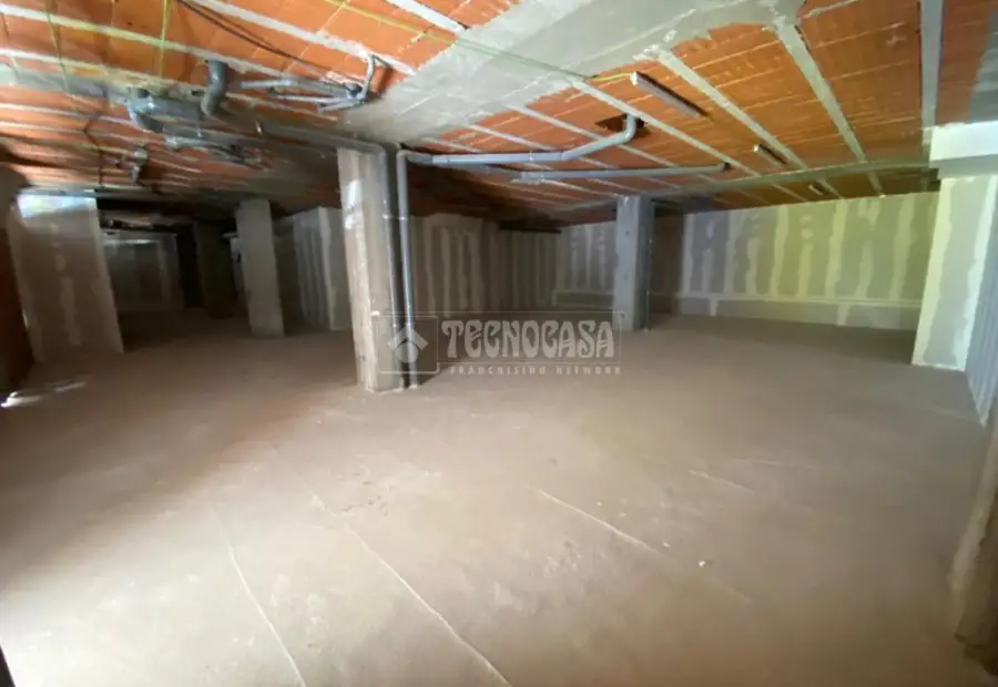 Local comercial en alquiler en Seseña - Seseña, 3.500 € / Mes, 750 m2, ref. 552477 en Seseña