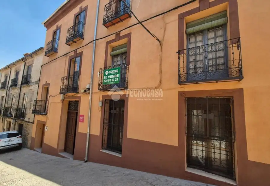 Piso en venta en Sigüenza - Sigüenza, 165.000 €, 130 m2, ref. 665338 en Sigüenza