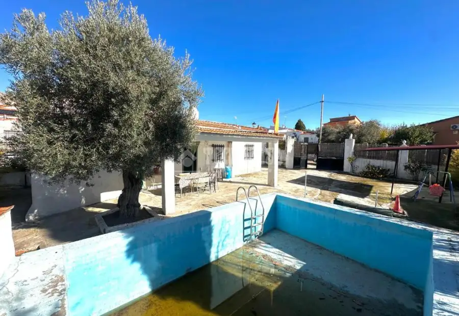 Casa en venta en Yuncos - Yuncos, 150.000 €, 133 m2, ref. 641149 en Yuncos