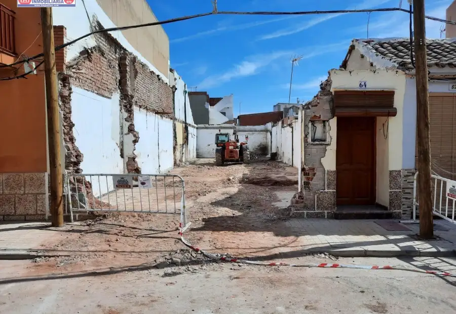 Solar de 180 metros de parcela en Alcázar de San Juan