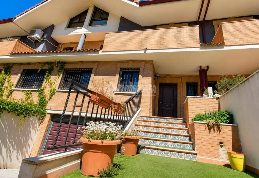Casa en venta en Yuncos - Yuncos, 309.900 €, 260 m2, ref. 658868 en Yuncos