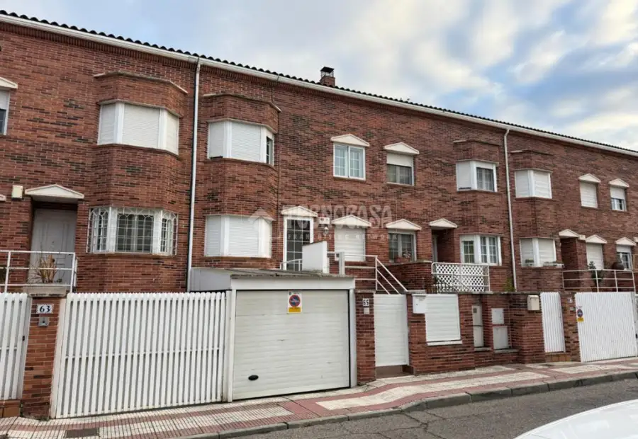Casa en venta en Guadalajara - Manantiales, 430.000 €, 262 m2, ref. 642996 en Guadalajara