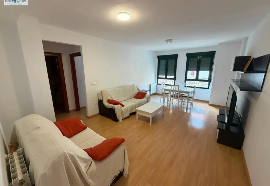 Se vende piso - chinchilla de monte aragon ( seminuevo) en Albacete