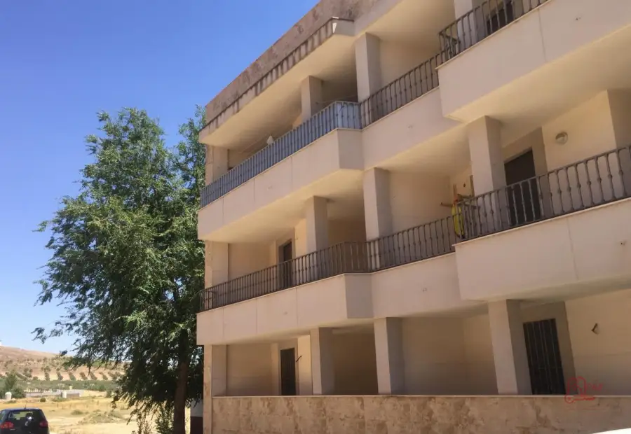 Piso en venta en Herencia, de 70 m2 con 2 dormitorios y baño por 64.000 €, Ref. 0210 en Herencia