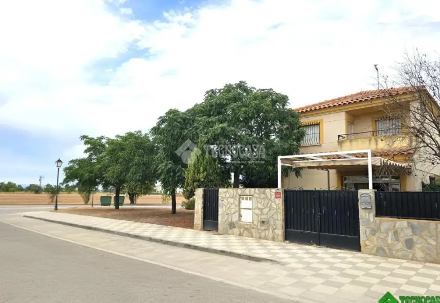 Casa en venta en Albacete - Albacete, 359.900 €, 176 m2, ref. 666539 en Albacete
