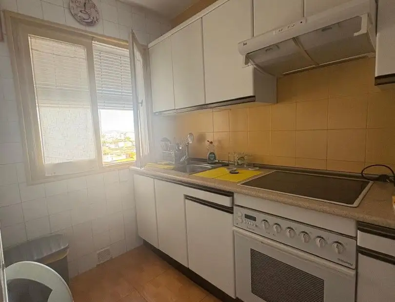 Piso en venta en Alcanzar De San Juan, de 73 m2 con 3 dormitorios, baño y balcón por 77.000 €, Ref. 0337 en Alcanzar de San Juan