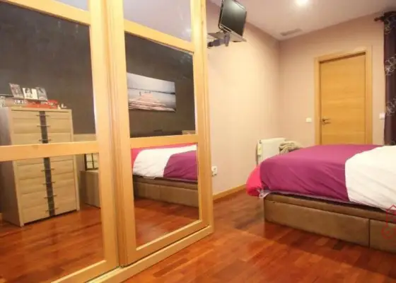 Piso en venta en Herencia, de 140 m2 con 4 dormitorios, 3 baños, plaza de garaje, trastero y 2 terrazas por 129.000 €, Ref. 0082 en Herencia