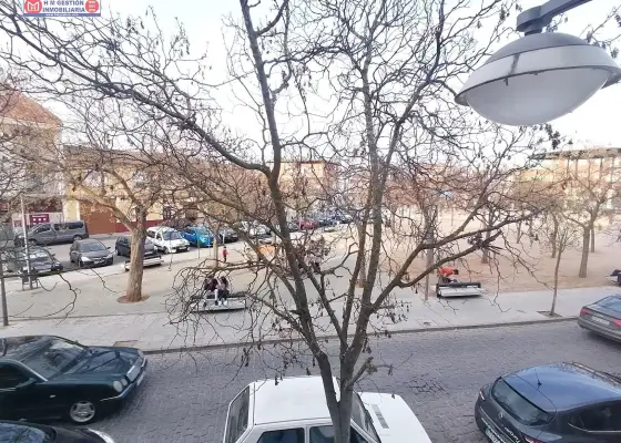 Casa con local para reforma o tirar de 677 metros de parcela en Plaza Arenal en Alcázar de San Juan