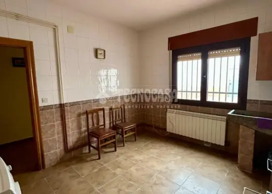 Casa en venta en Corral De Almaguer - Corral De Almaguer, 94.900 €, 192 m2, ref. 652240 en Corral de Almaguer