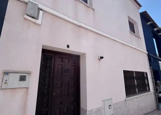 Casa en venta en Alcázar De San Juan, de 270 m2 con 2 dormitorios y baño por 145.000 €, Ref. 0299 en Alcázar de San Juan