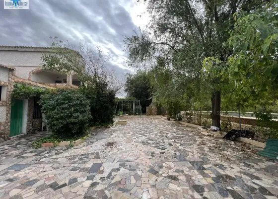 Se vende parcela - Carretera de Jaen - Zona los Cazadores en Albacete
