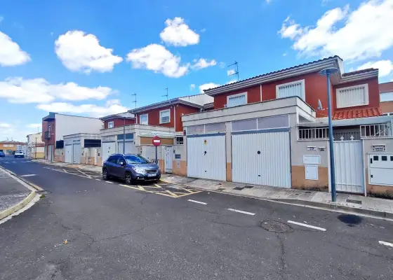 Chalet pareado en venta en calle Igualdad en Miguelturra