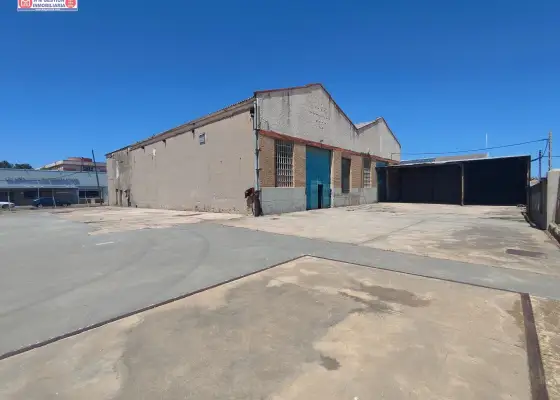 Amplia Nave Industrial sobre parcela de 2.500 metros en Alquiler en Alcázar de San Juan - €2000 en Alcázar de San Juan
