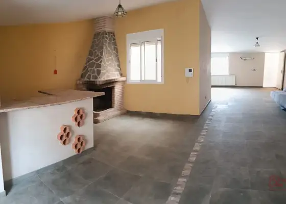 Casa en venta en Alcázar De San Juan, Goya, de 700 m2 con 4 dormitorios, 4 baños, plaza de garaje, trastero, balcón y terraza por 280.000 €, Ref. 0344 en Alcázar de San Juan