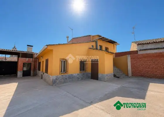 Casa en venta en Carmena - Carmena, 115.000 €, 399 m2, ref. 663283 en Carmena