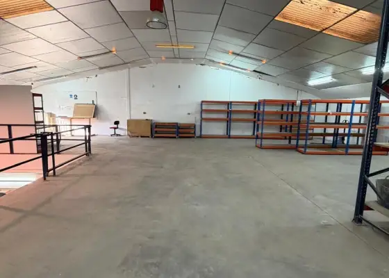 Se vende nave en Poligono Campollano en Albacete