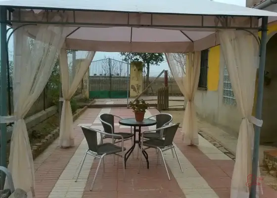 Casa en venta en Alcázar De San Juan, de 400 m2 con 5 dormitorios, 2 baños y terreno por 170.000 €, Ref. 0306 en Alcázar de San Juan