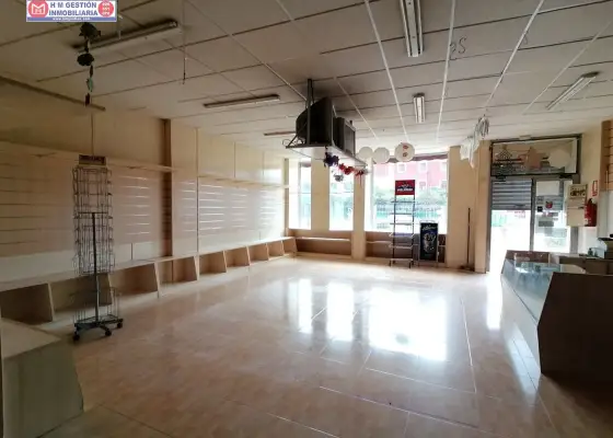 LOCAL COMERCIAL de mas de 300 metros en Plaza de España en Alcázar de San Juan