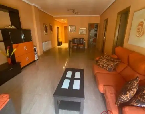 Piso en venta en Herencia, Avenida De Alcázar, de 100 m2 con 2 dormitorios, baño, plaza de garaje y balcón por 120.000 €, Ref. 0436 en Herencia