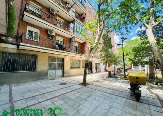 Local comercial en venta en Toledo - Santa Teresa-Av. Reconquista, Santa Teresa, 294.990 €, 718 m2, ref. 656240 en Toledo