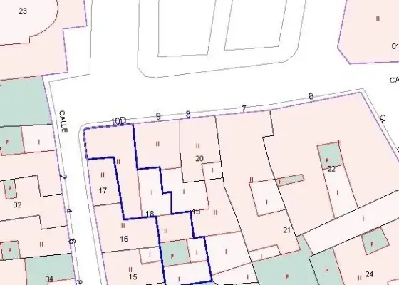 Casa para reforma íntegra o derribo ubicada en pleno casco histórico de la localidad en Alcázar de San Juan