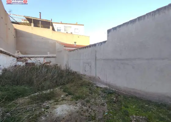 Casa de planta baja para amplia reforma o como solar. Ideal para patio de recreo en Alcázar de San Juan