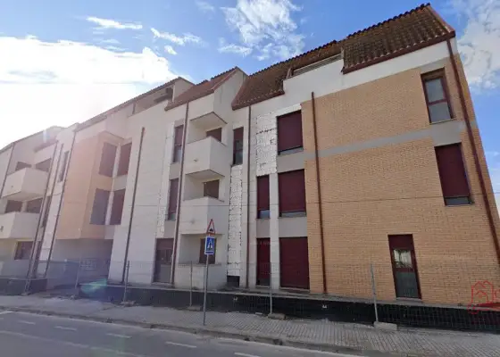 Piso en venta en Herencia, de 80 m2 con 3 dormitorios, 2 baños, plaza de garaje, trastero y terraza, Ref. 0282 en Herencia