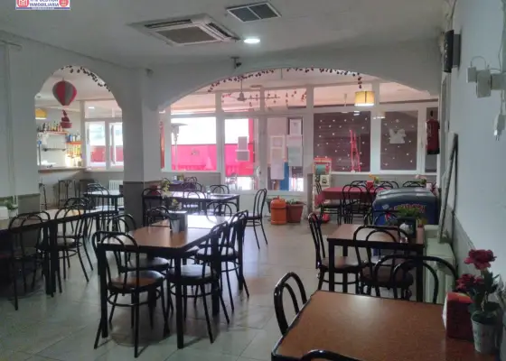 Se vende cafeteria y vivienda en el centro de Pedro Muñoz(ciudad real) negocio con actividad en Pedro Muñoz