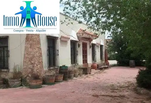 Inmohouse vende excelente terreno en casco urbano de Albacete. en Albacete