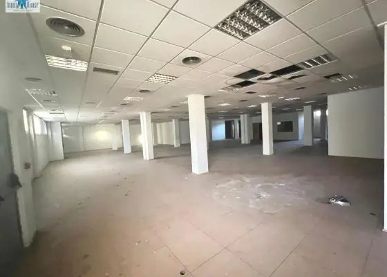 Se vende o alquila local comercial zona imaginalia en Albacete
