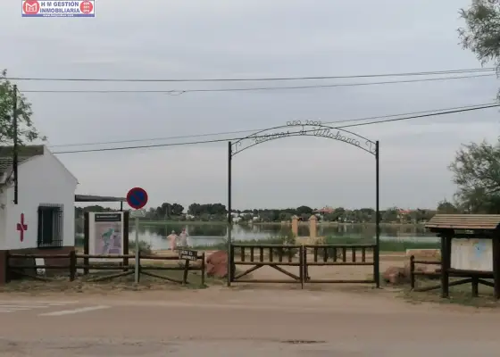 Negocio de hostelería con vivienda y licencia en uso complejo lagunar en Villafranca de los Caballeros