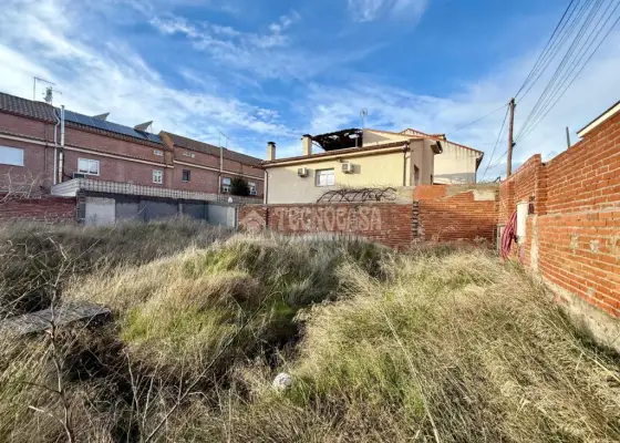 Terrenos en venta en Seseña - Seseña, 135.000 €, 445 m2, ref. 646968 en Seseña