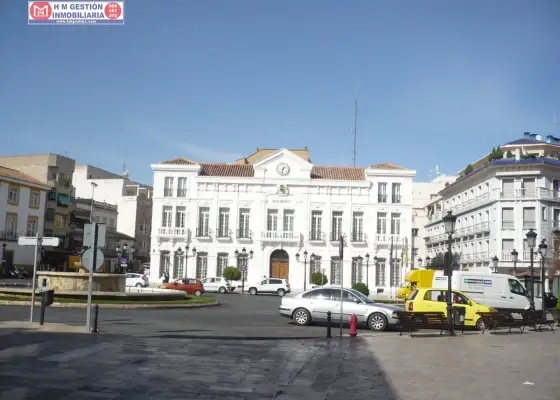 Garaje cerrado para dos coches junto a Plaza de España en Tomelloso