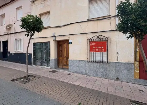 Casa en venta en Alcázar De San Juan, de 78 m2 con 3 dormitorios y 2 baños por 135.000 €, Ref. 0286 en Alcázar de San Juan