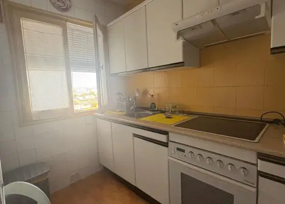 Piso en venta en Alcanzar De San Juan, de 73 m2 con 3 dormitorios, baño y balcón por 77.000 €, Ref. 0337 en Alcanzar de San Juan